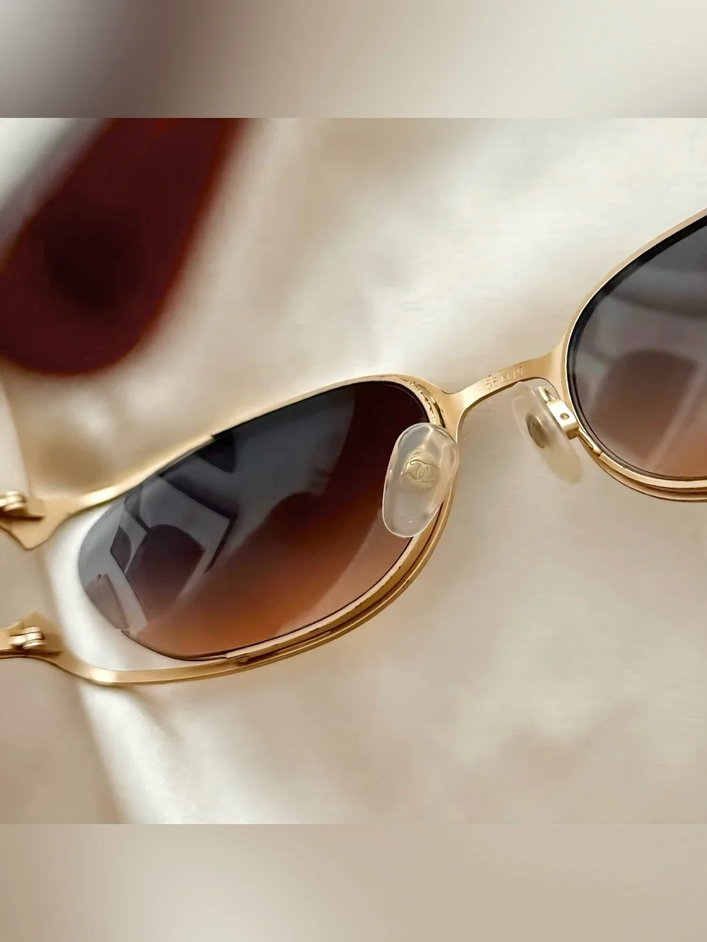 AUTHENTIC VINTAGE CHANEL 4023 C.138 VINTAGE RIMLESS GRADIENT CC LOGO SUNGLASSES